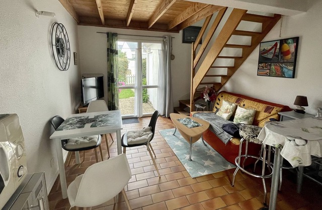 Holiday Home "Maisonnette de Bord de Mer" with Private Garden & Wi-Fi