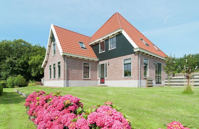 Holiday Home near Dutch Coast & Sauna