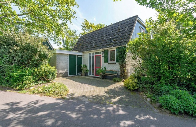 Holiday Home near Dutch Beach with Pool