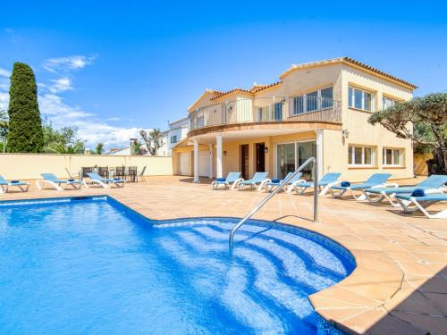 Holiday Home Requesens by Interhome