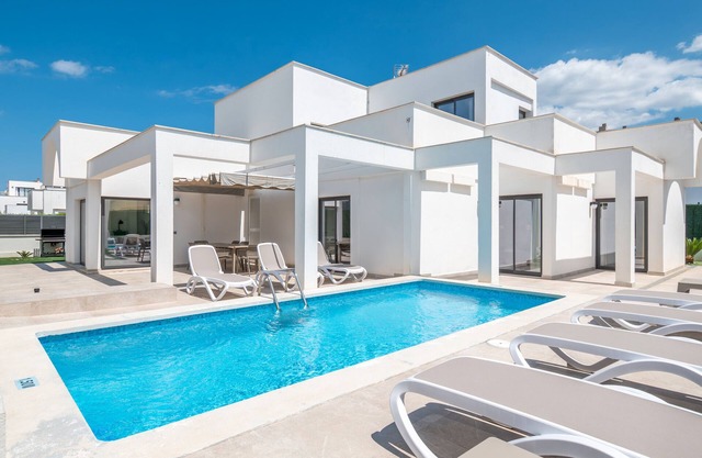 Holiday Home 'Sam 3' with Private Pool, Wi-Fi and Air Conditioning