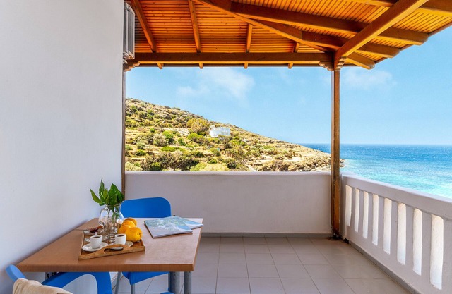 Holiday Home 'Seaview Mastrozanne Studio 1 Andros' with Sea View, Wi-Fi and Air Conditioning