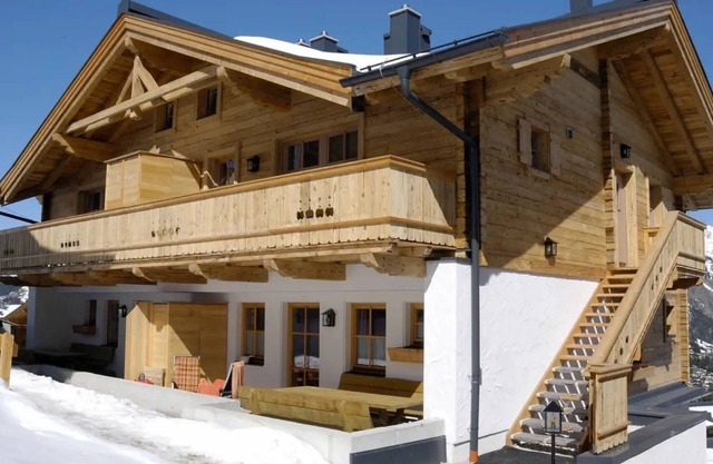 Holiday Home 'Silberleiten' for 14 Persons with Mountain View, Private Terrace and Wi-Fi