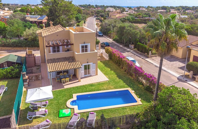 Holiday Home "Son Ganxo I" with Pool, Terrace & Wi-Fi