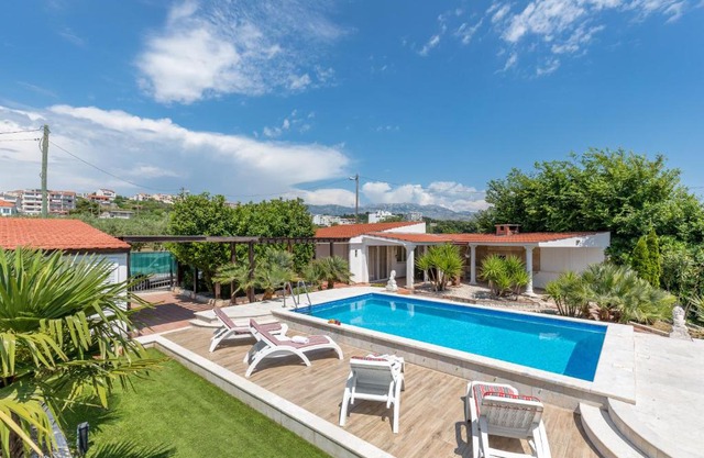 Holiday Home Split