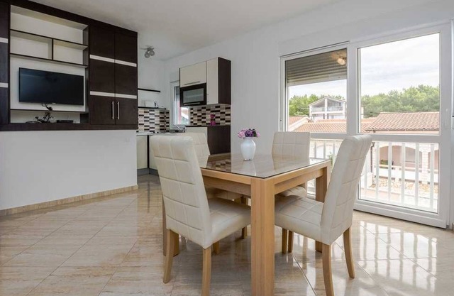 Holiday home Tomislav for 12 guests near the beach