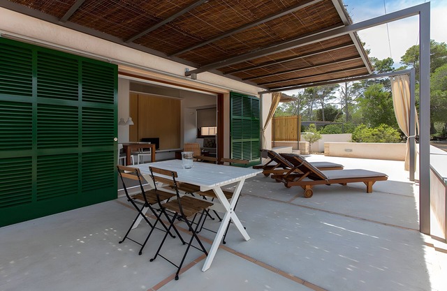 Holiday Home 'Twins Mar' with Shared Pool, Wi-Fi and Air Conditioning