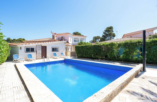 Holiday Home 'Villa Cristal' with Sea View, Wi-Fi and Air Conditioning
