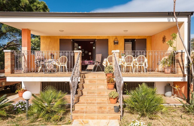 Holiday Home 'Villetta Bacio Del Sole' with Mountain View, Private Terrace and Private Garden
