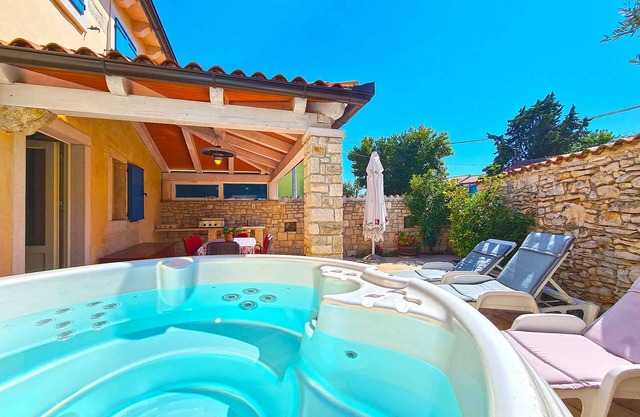 Holiday home with air conditioning