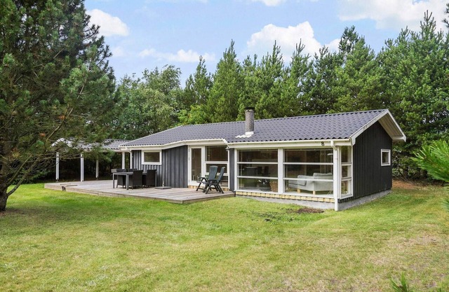 Holiday home with spacious garden