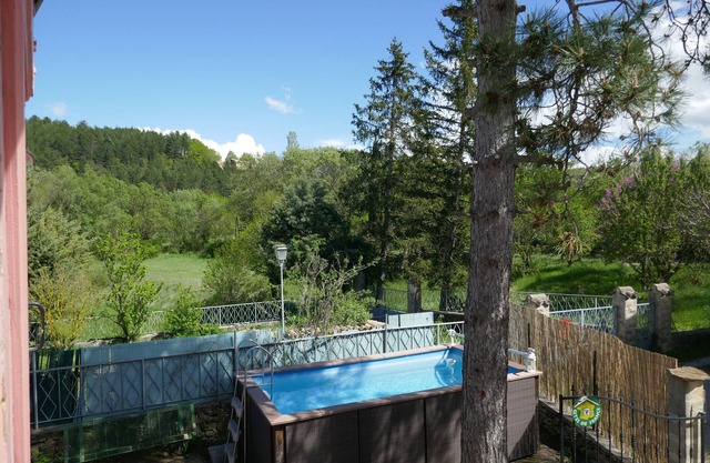Holiday home with swimming pool, garden and Wi-Fi: Grand Gîte Au Pays des Lavandes