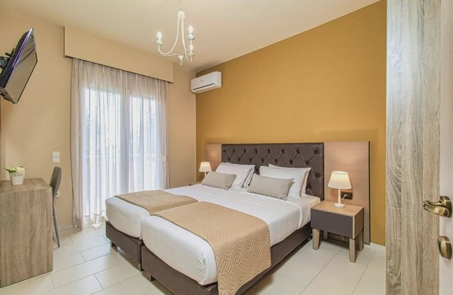 Holiday homes, Marathokefala