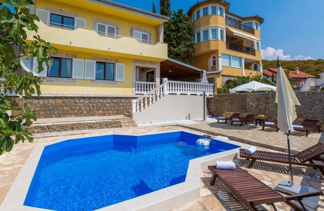 Holiday house Smokvica Krmpotska for 2 - 12 persons with 6 bedrooms - Holiday home