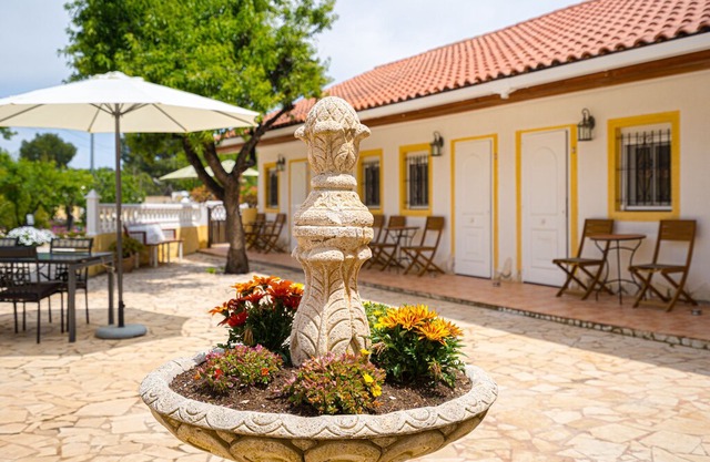 Holiday house Aigües for 1 - 10 persons with 5 bedrooms - Holiday home