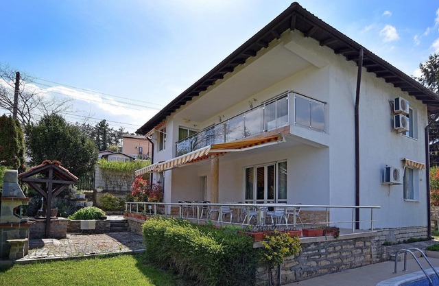 Holiday house Balchik for 1 - 11 persons with 6 bedrooms - Holiday home