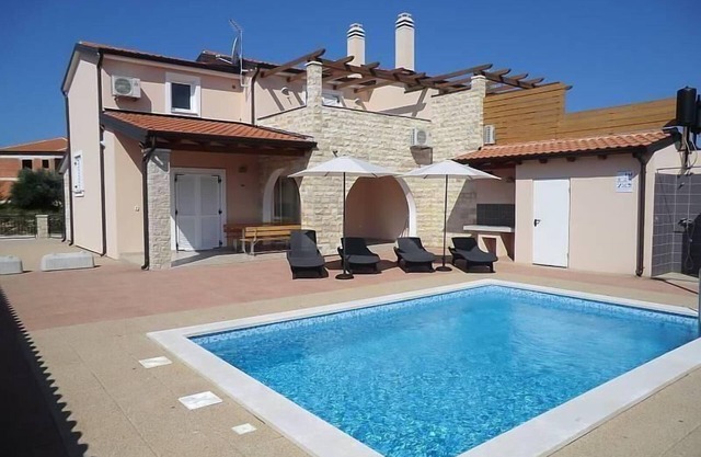 Holiday house Buje for 1 - 8 persons with 3 bedrooms - Twin house