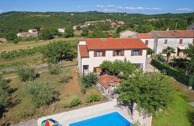 Holiday house Buje for 1 - 8 persons with 4 bedrooms - Holiday house