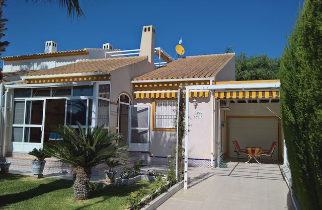 Holiday house with garden, close to the beach, for 6 people