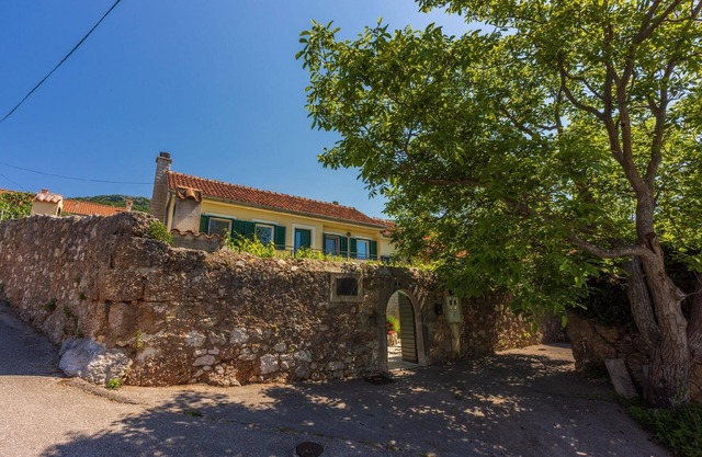 Holiday house Grižane for 2 - 5 persons with 2 bedrooms - Holiday home