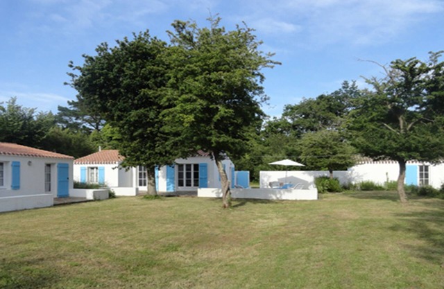 Holiday house in a quiet location between St Sauveur and the beaches