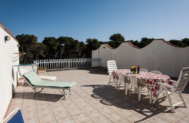 Holiday house direct access Torre Dell'Orso beach m122