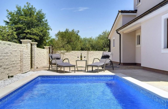 Holiday house Krnica for 1 - 8 persons with 4 bedrooms - Holiday home