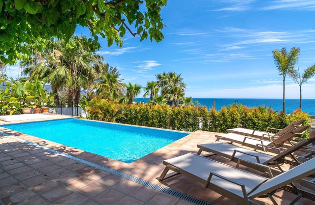 Holiday house Nerja for 1 - 6 persons with 3 bedrooms - Holiday home
