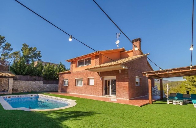 Holiday Olivella Persons Bedrooms 
