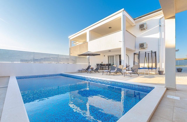 Holiday house Pula for 1 - 10 persons with 4 bedrooms - Holiday home