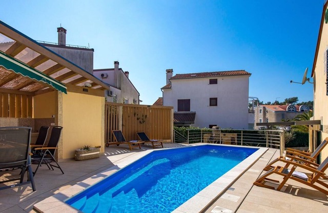 Holiday house Rovinj for 6 persons with 3 bedrooms - Holiday home