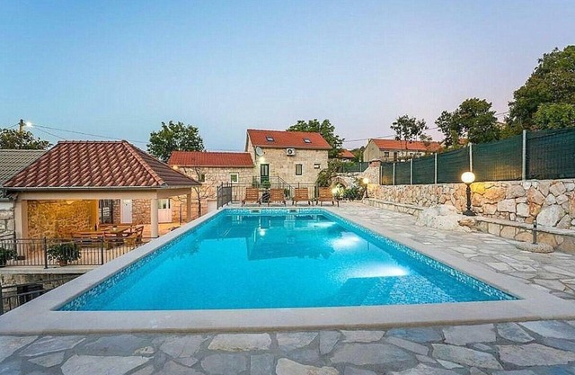Holiday house Runovic for 1 - 8 persons with 4 bedrooms - Farmhouse