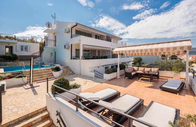 Holiday house Seget Vranjica for 1 - 8 persons with 4 bedrooms - Row house