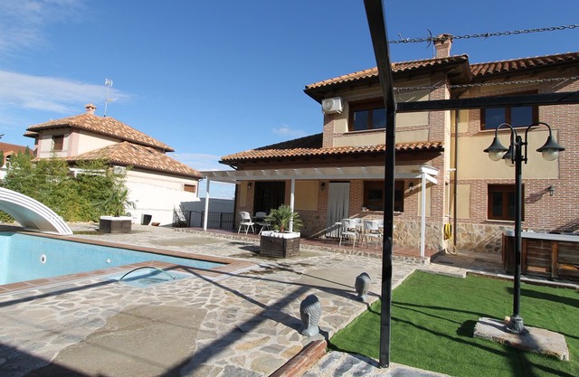 Holiday house Seseña Nuevo for 1 - 18 persons with 5 bedrooms - Holiday home