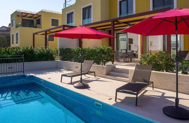 Holiday house Slatine for 1 - 12 persons with 6 bedrooms - Holiday home