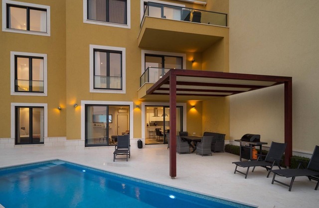 Holiday house Slatine for 1 - 12 persons with 6 bedrooms - Holiday home