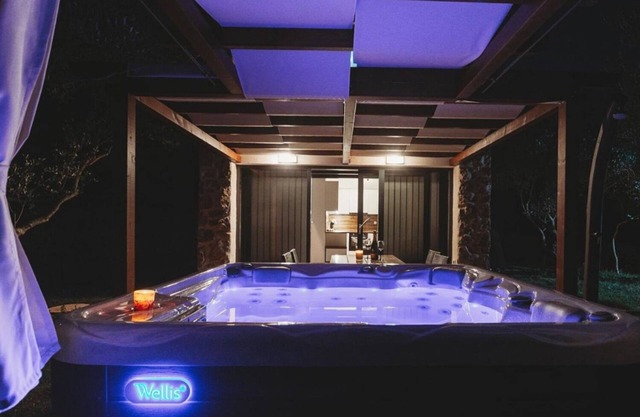Holiday house Stone house with jacuzzi - Lukoran, Island Ugljan, Croatia
