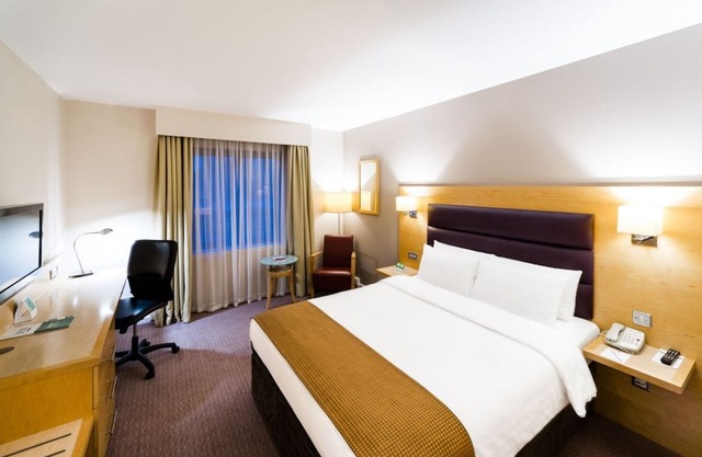 Holiday Inn Brentford Lock, an IHG Hotel