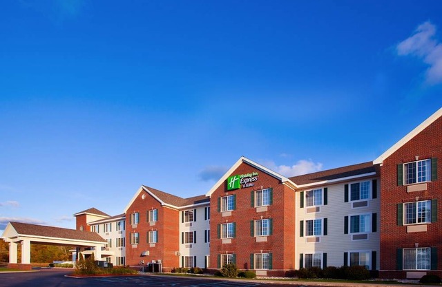 Holiday Inn Express Hotel & Suites Acme-Traverse City, an IHG Hotel