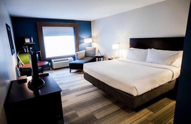 Holiday Inn Express Dayton