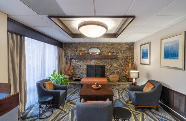 Holiday Inn Express Forsyth