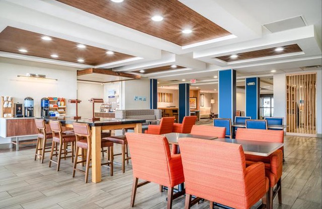 Holiday Inn Express Hotel & Suites Tappahannock