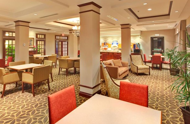 Holiday Inn Express Hotel & Suites Brockville