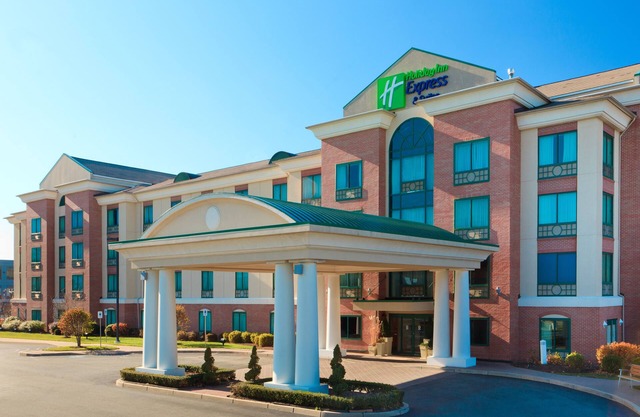 Holiday Inn Express Hotel & Suites Warwick-Providence (Arpt), an IHG Hotel