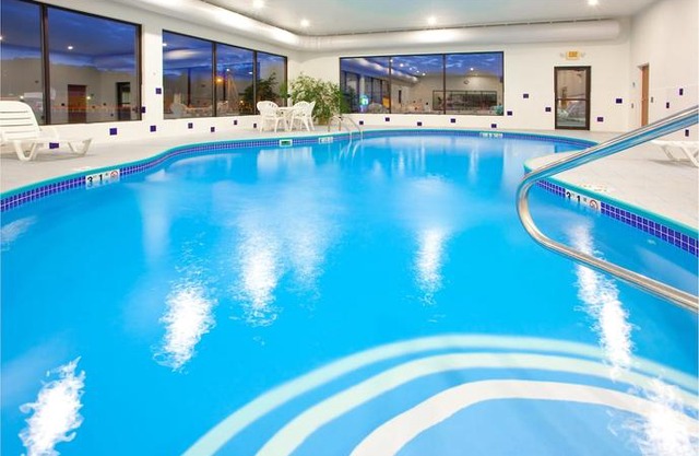 Holiday Inn Express Hotel & Suites Elkins