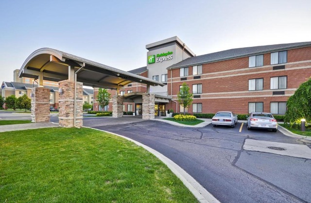 Holiday Inn Express Hotel Woodhaven Ihg 