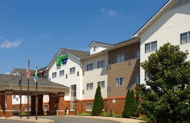 Holiday Inn Express & Suites Charlottesville - Ruckersville, an Ihg Hotel