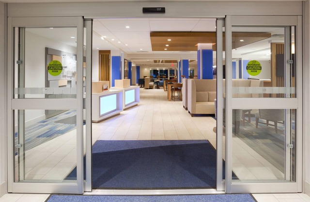 Holiday Inn Express & Suites Des Moines Downtown by IHG