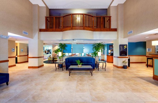Holiday Inn Express & Suites Bradenton East-Lakewood Ranch