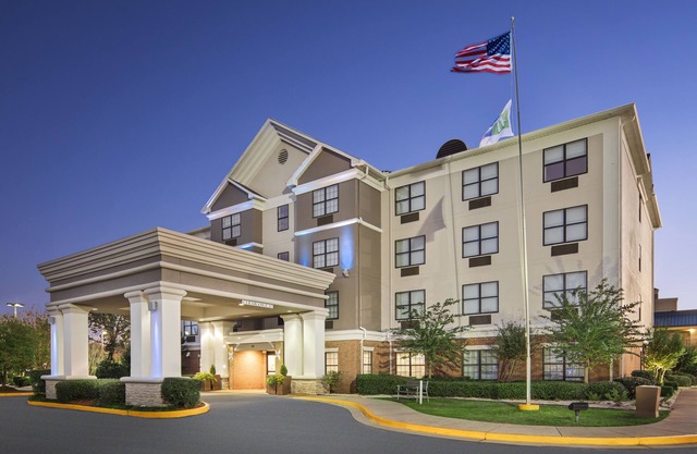 Holiday Inn Express & Suites Byron, an IHG Hotel